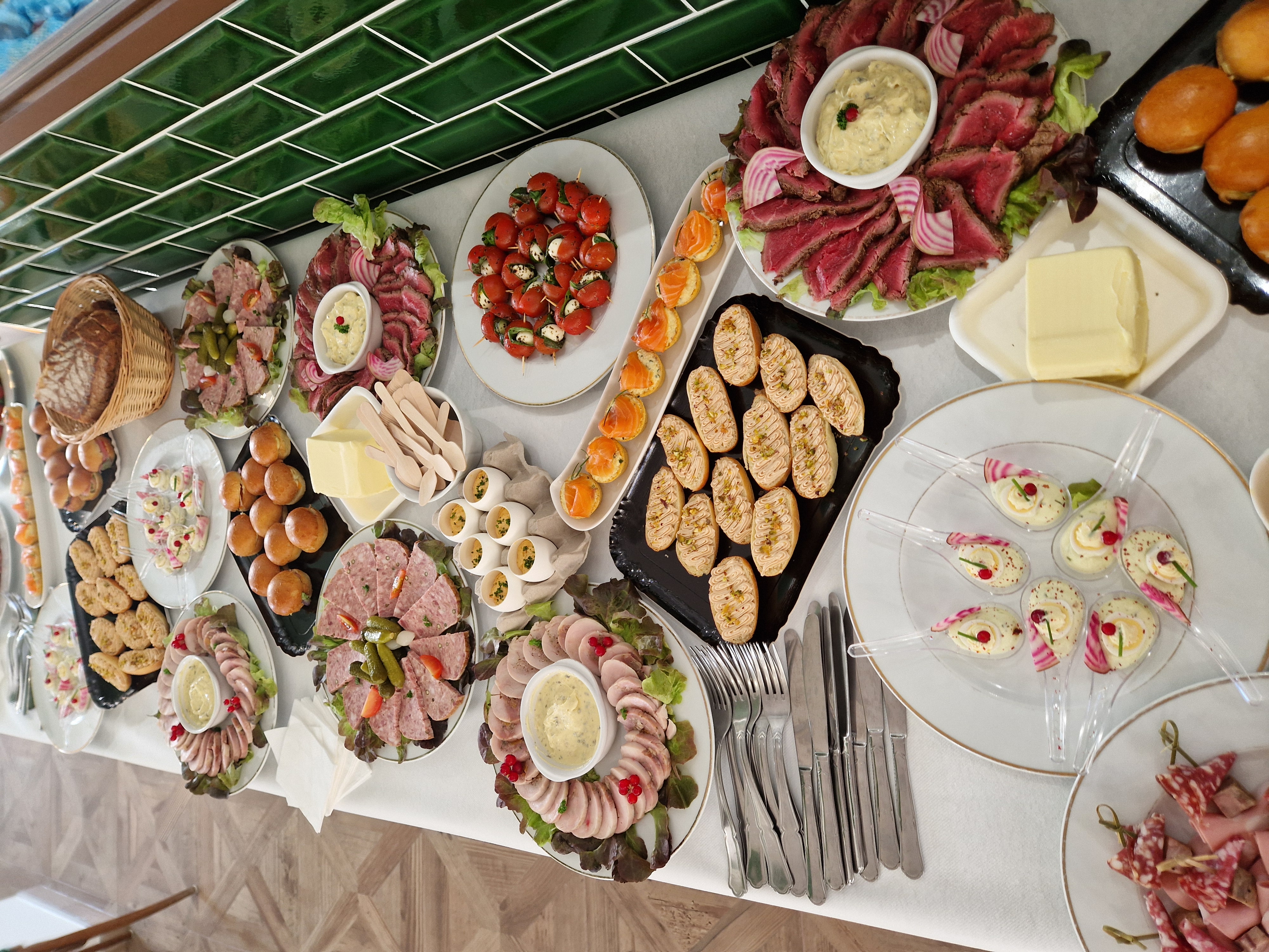 Dressage table repas assis